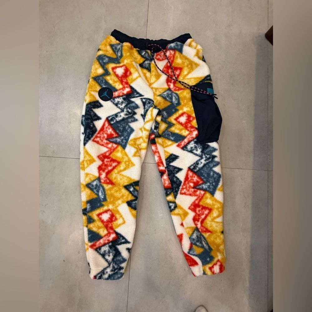 Nike Air Jordan Men’s XL Sweatshirt and L Sweatpants (SET) - Picture 5 of 9